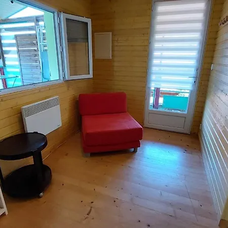 Maison En Bois 4 Personnes Sur Lac, Cantal *
