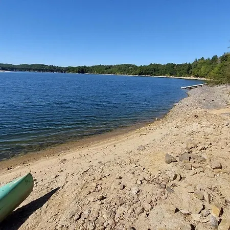 Appartamento Maison En Bois 4 Personnes Sur Lac, Cantal